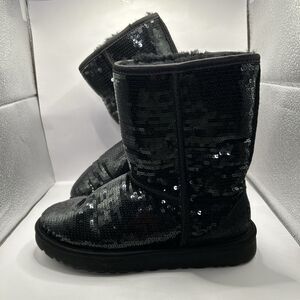 UGG Classic Short Sequin Boots Black Sheepskin Womens Size 7 Style 3161